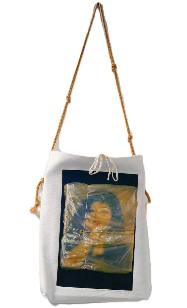 <strong>Wrapped Jeanne-Claude</strong><br> 
Christo<br>
2010<br> 
<br>
Screenprint on canvas bag with rope